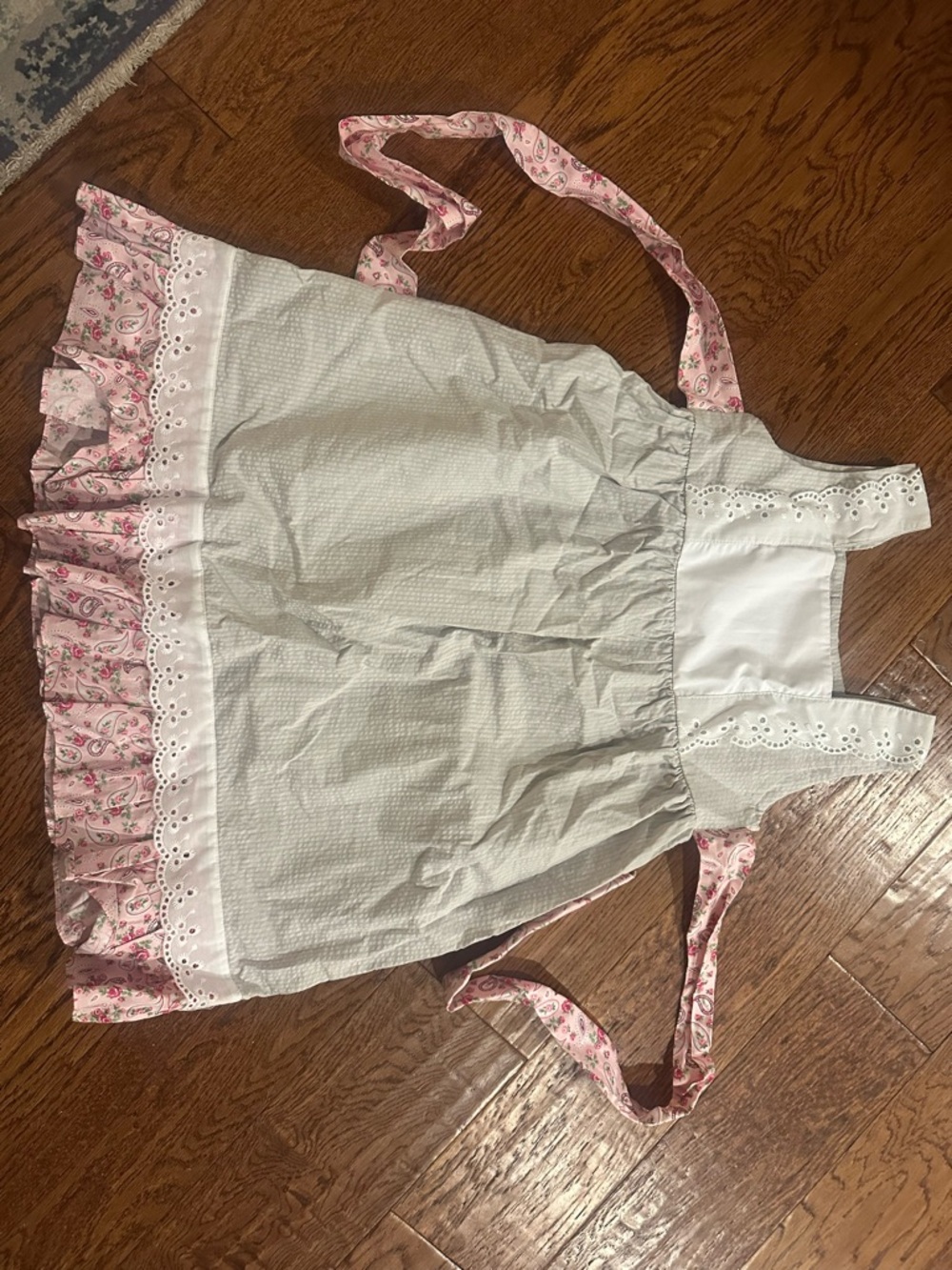 Girls Stellybelly White Eyelet Apron Dress with Pink Floral Trim. Size 5